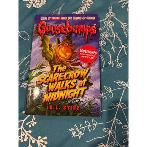 NEW the scarecrow walks at midnight goosebumps